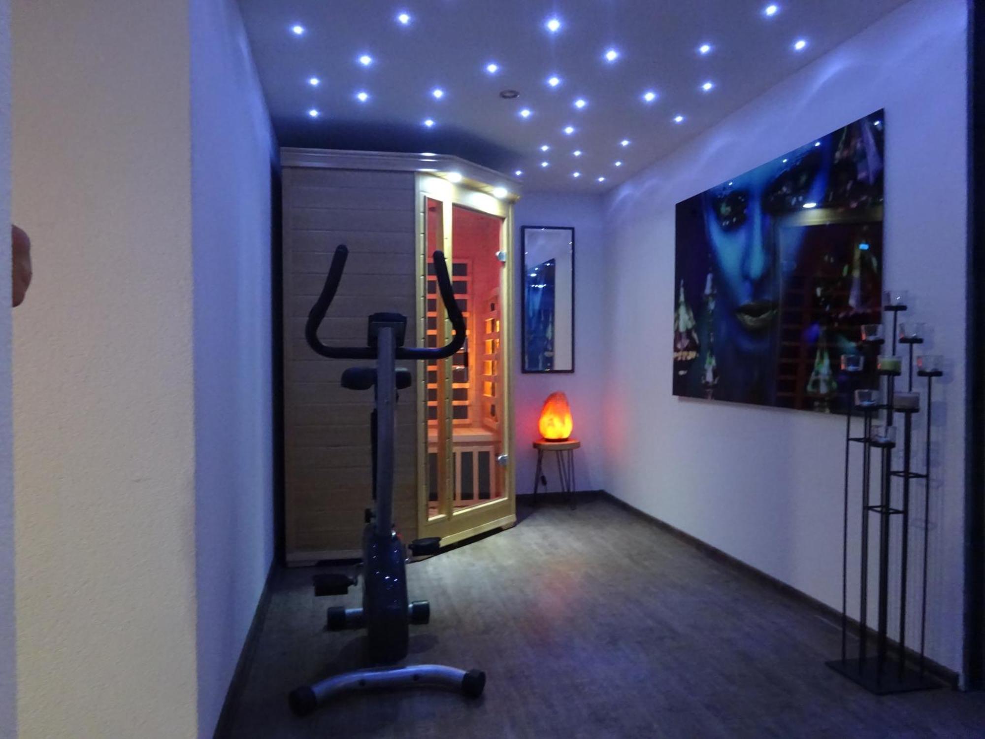 Family Friendly Apartment 3 Adults Plus Child รูชอมแบรอค ภายนอก รูปภาพ